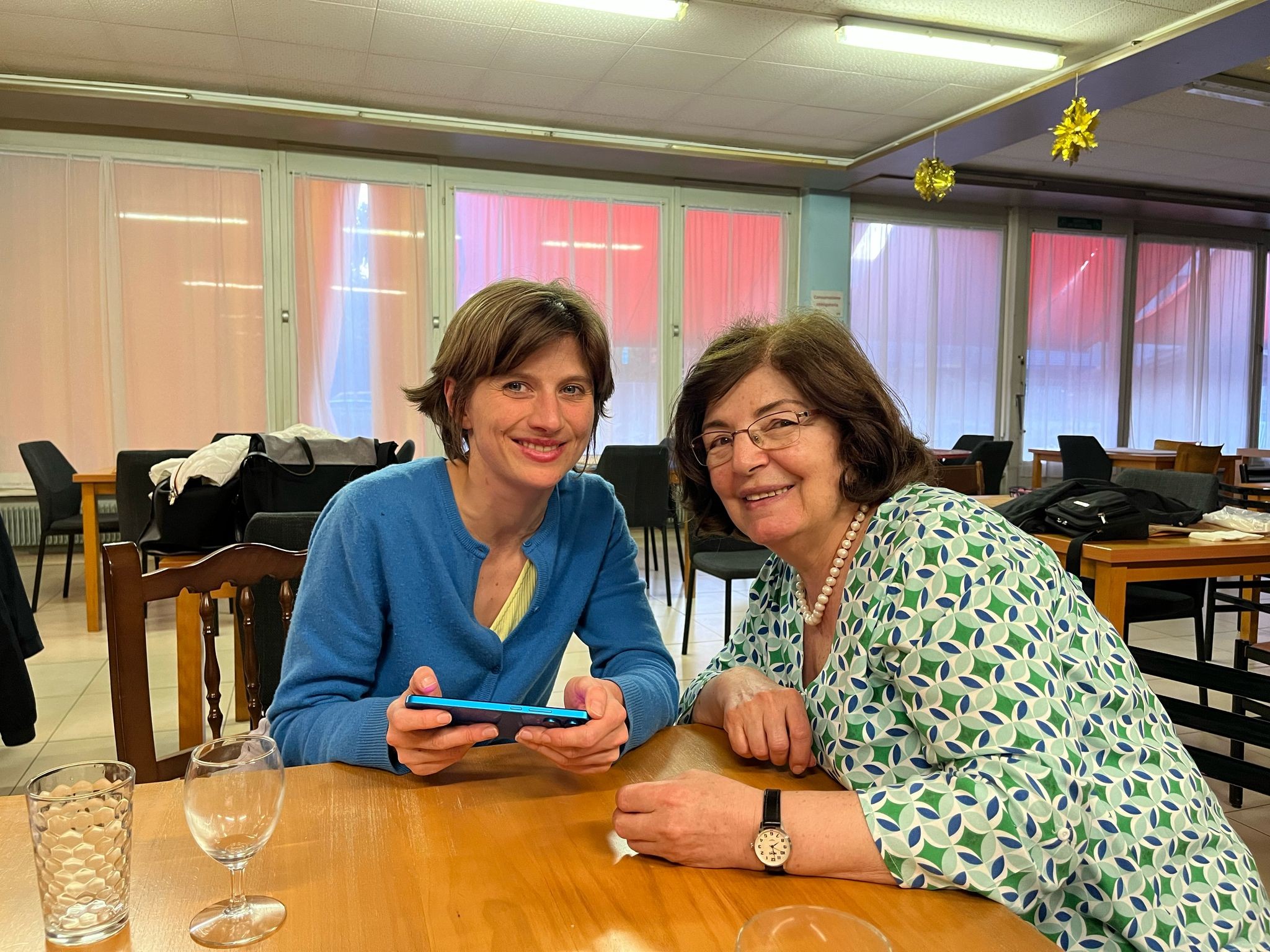 Relazione sui due documentari « Oltre il mare” e “Alba au matin”