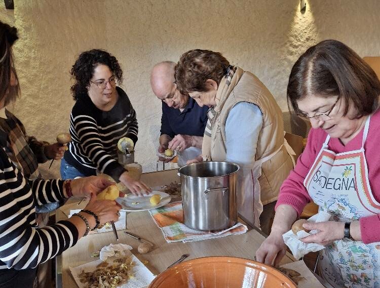 LABORATORIO LE MANI IN PASTA  – Circolo sardo Nuraghe di Losanna