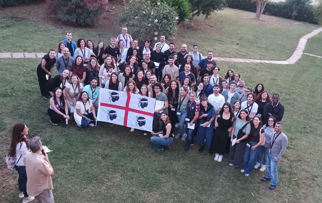 CONVENTION DEI GIOVANI EMIGRATI SARDI  Radici nel mondo Futuro in Sardegna Alghero, 22 – 24 ottobre 2025